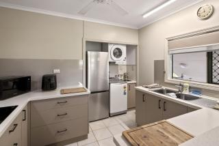 Peaceful 2-Bedroom Property in Belvedere - 8
