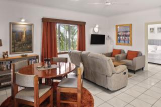 Peaceful 2-Bedroom Property in Belvedere - 4