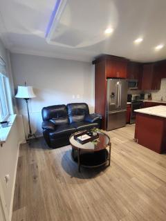 East Hill Luxury Retreat - 8