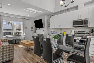The Canmore Mountain View Retreat with Heated Pool & Hot Tub - 4