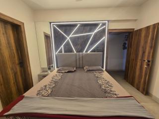 Jackie's Den, private room in a 3bhk flat - 5