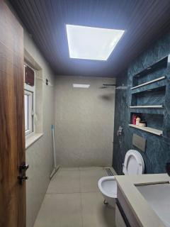 Jackie's Den, private room in a 3bhk flat - 2