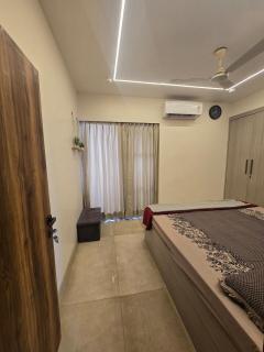 Jackie's Den, private room in a 3bhk flat - 1