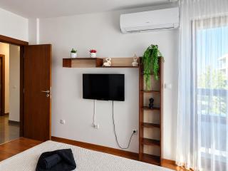 Belvedere F403 Mountain View & Direct Spa Access - 3