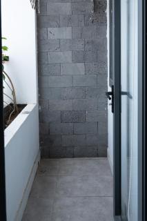 Căn hộ studio có ban công riêng, gần bãi tắm Mỹ Khê và Cầu Rồng 202 - 4
