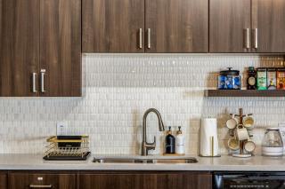 Escape To The Golden Equestrian 2BR Tempe Townlake - 2