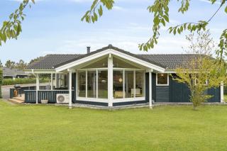 Cosy Modern Holiday Home In A Lovely Area - 0