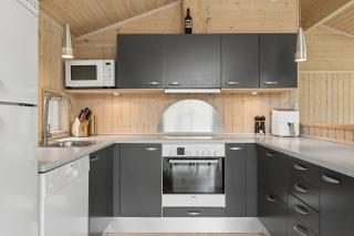 Cosy Modern Holiday Home In A Lovely Area - 3