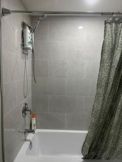 Brand New Evergreen Suite-Bethel Place - 3