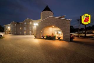 Super 8 by Wyndham North Bay - 8