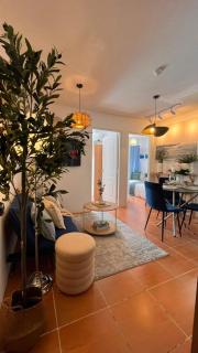 Cozy Stay Sanremo Coastal 2BR - 0
