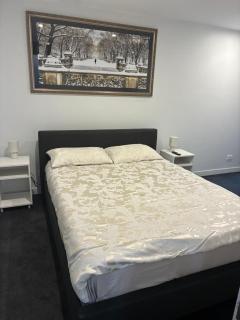 Modern 2BR, Swimming Pool, Gym & Parking - 2