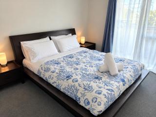 Coastal Living Iconic Scarborough Beach - 9