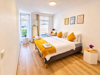 Spacious 2 bedrooms in Luxembourg center 1 min walk to tram - 7