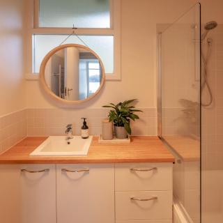 Stunning water views with beach access & Sauna - 2