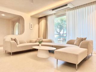 HONGDAE Private House 6Room 4Bath 10beds - 0