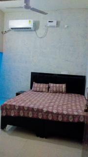 Shri Radha Vallabh gest house - 1