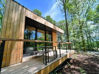 Treehouse Getaway with Sauna - 0