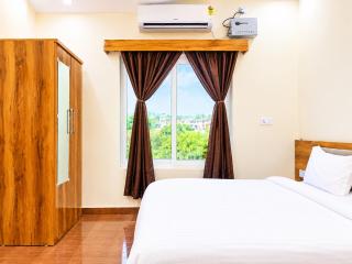 Hotel Rudraksha Premier ll Pick And Drop Available - 8