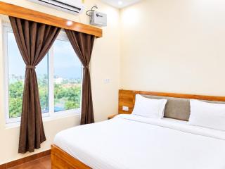 Hotel Rudraksha Premier ll Pick And Drop Available - 9