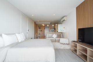 Surin Park 1 Bed Ground Floor Pool View by Destada - 6