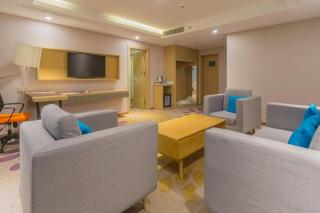 Lavande Hotels Guangzhou Fangcun Huadiwan Metro Station - Canton - 9