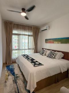 Forest City Sea View Apartment - Modern Muji Style Stay for 5 - 6