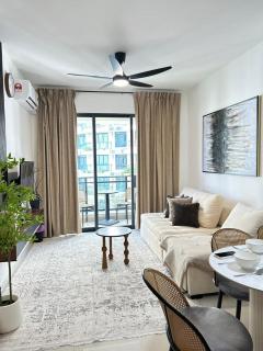 Modern Comfort Apartment in Forest City with Pool and Gym Access - 7