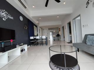 reSTARY - SuperHero, Sutera Avenue Infinity Pool - Imago Opposite - KK City- 4BR,12Pax 来沙旅 英雄主题公寓 - 无边际日落海景泳池 - Imago商场对面 - KK市中心 - 4房12人 - 4