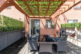 Waverley 3-Bed Springfields House - 6