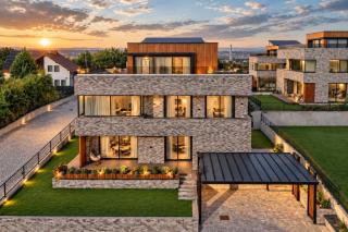 Luxury 3-Bedroom Villa with Private Hot Tub & Sauna - 0