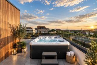 Luxury 3-Bedroom Villa with Private Hot Tub & Sauna - 6