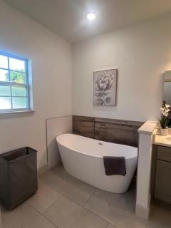 Spacious 4BR Home Near Shopping & Dining - 4