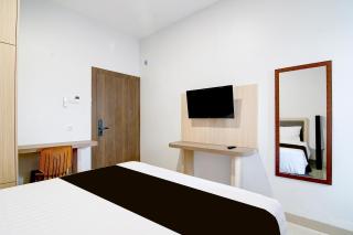 Collection O near Mall Ciputra formerly Lucky Stay - 4