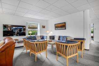 Large Holiday Home With Activity Room And Wilderness Bath On Limfjord Island Fur - 5