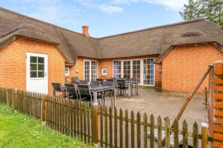 Large Holiday Home With Pool, Whirlpool And Sauna - 9