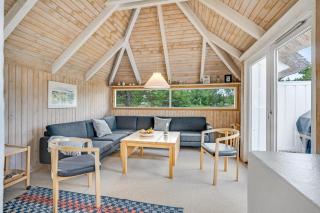 Family-Friendly Holiday Home With Communal Facilities Such As Tennis Court, Ball Courts And Swimming Pool - 7