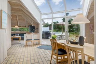 Family-Friendly Holiday Home With Communal Facilities Such As Tennis Court, Ball Courts And Swimming Pool - 2