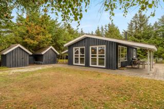Modernized Holiday Home With Wood-Burning Stove - 9