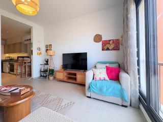Cozy Boho 1BDR Studio in Kamaran | Pool View - 2