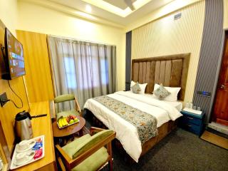 Hotel The Royal Tower Kashmir - 6