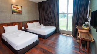 Swing & Pillows - Anggun Hotel Seri Iskandar, Ipoh - 8