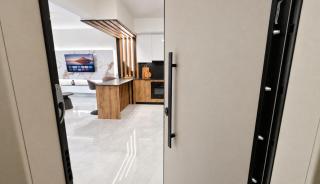 Cristi Luxury Apt - 9