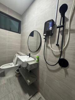 Family Suite 3B2T at Ava 8 Apartment Kuching - 8