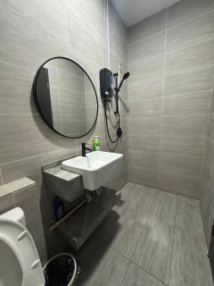 Family Suite 3B2T at Ava 8 Apartment Kuching - 2