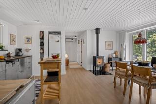 Modernized Vacation Rental With Charging Station And Glass Pavilion - 3