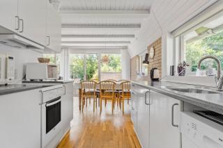 Cozy Holiday Home For 6 People With Wilderness Bath - 4