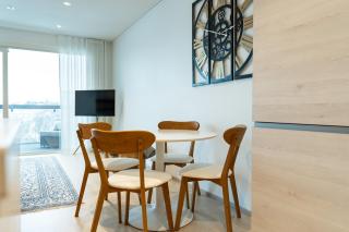 Top-Floor River View Apt & Sauna - 5