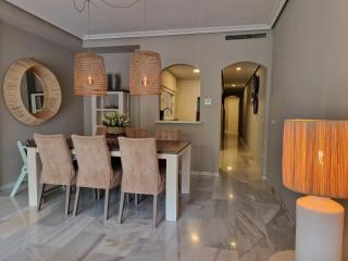 Ruim vernieuwd appartement in Calpe met 3 slaapkamers, 2 badkamers, zwembad en privé parkeren - Calpe - 1