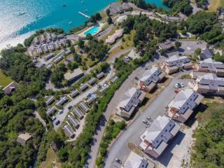 Mobile homes for 4 people with lake view in Residence L'Ecrin du Lac, Chorges - 2